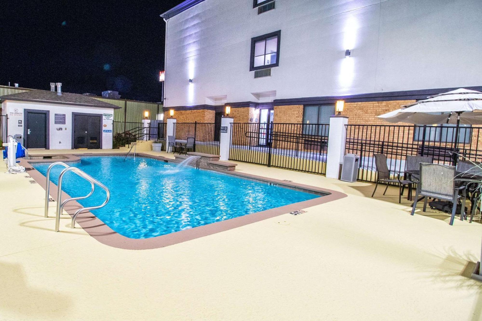 Best Western Plus Schulenburg Inn & Suites Экстерьер фото