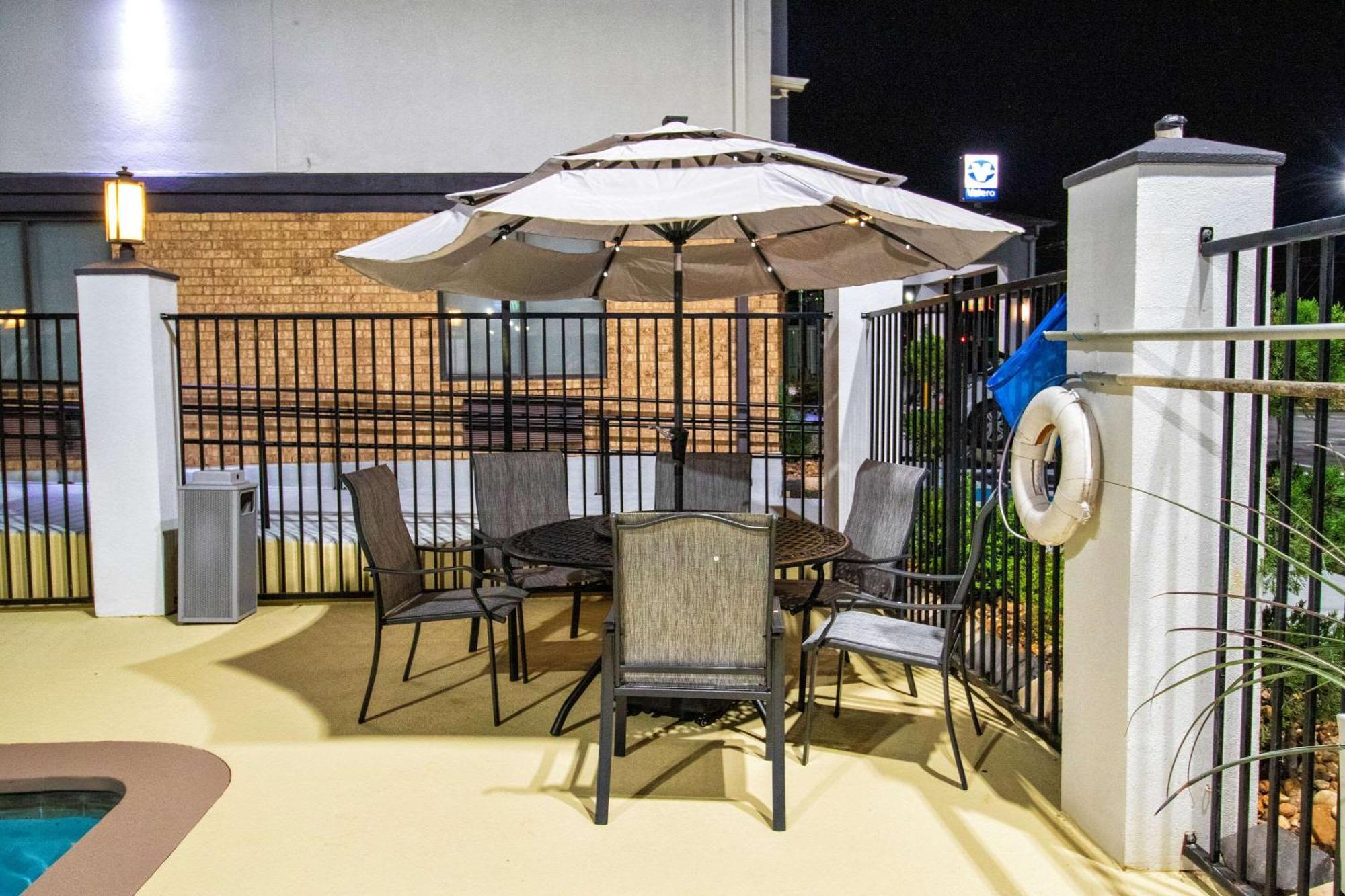 Best Western Plus Schulenburg Inn & Suites Экстерьер фото