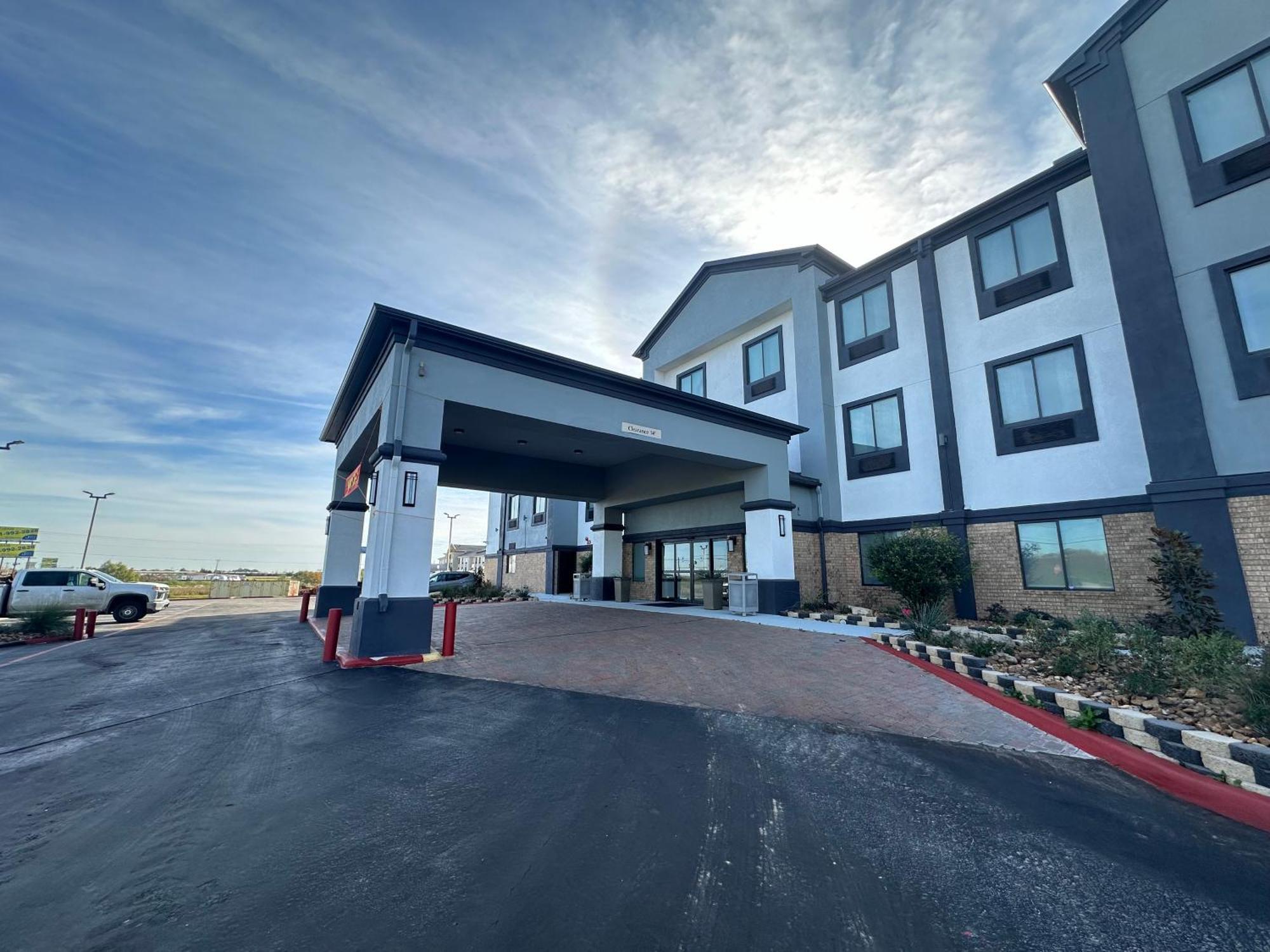 Best Western Plus Schulenburg Inn & Suites Экстерьер фото